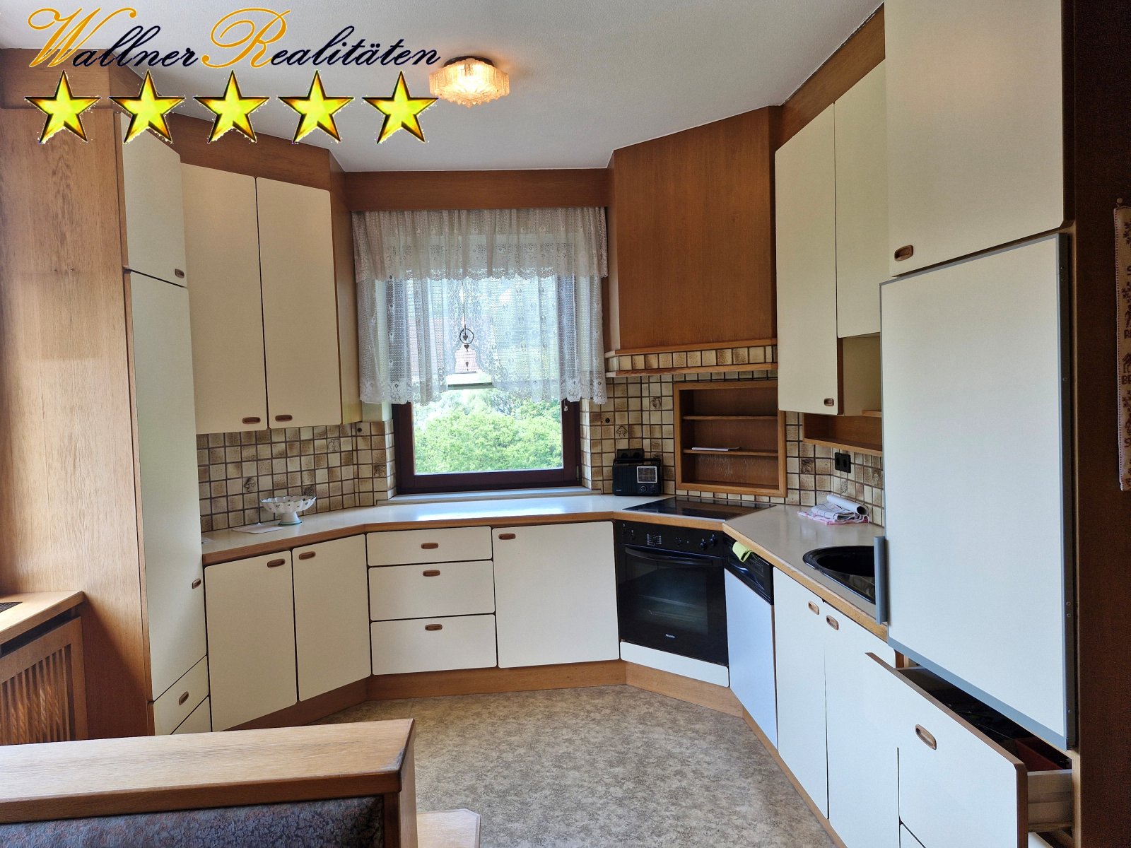 4 Zimmer Eigentumswohnung mit 768 m² Gartenfläche 4 Zimmer Eigentumswohnung mit 768 m² Gartenfläche