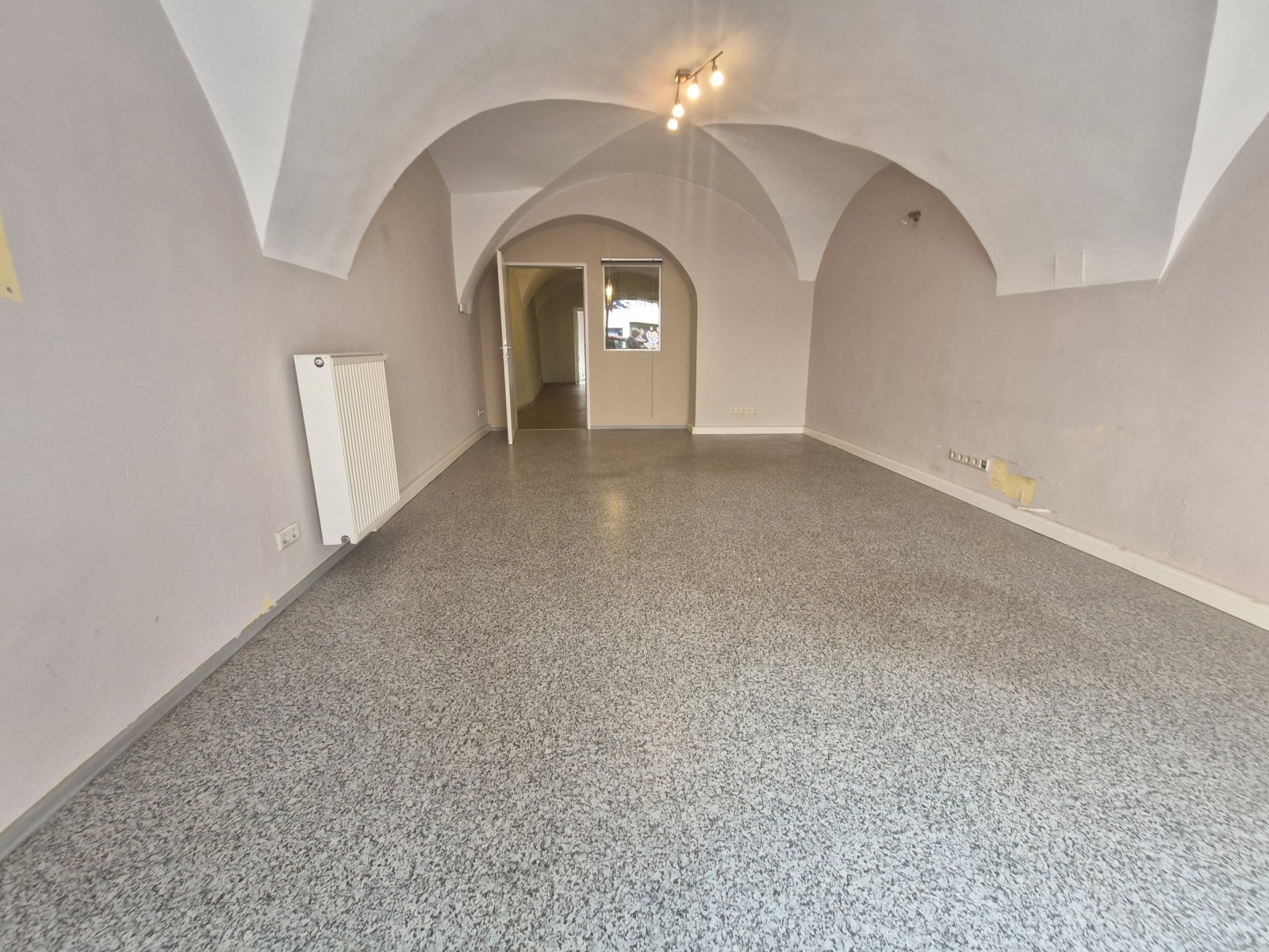 Kleines Geschäftslokal/Büro, Nähe Schwammerlturm